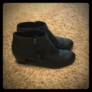 #Ecco #AnkleBooties black genuine leather size 8